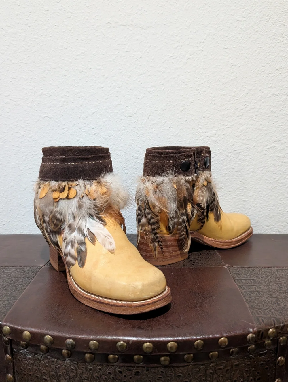 Vintage Frye Campus Banana Short Boots With Custom Feather Trim Size 6